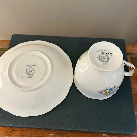 Queen Anne “Lovers Lane” fine bone china made in England - Picture 5 of 8